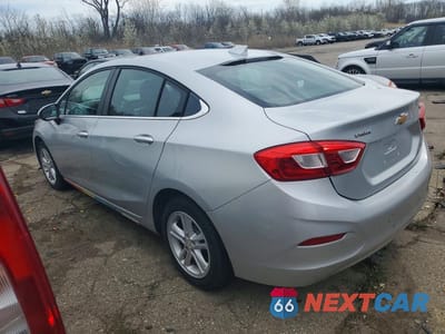 Drugie zdjęcie samochodu z przodu: 2017 CHEVROLET CRUZE LT VIN:1G1BE5SM7H7123426 - miniatura