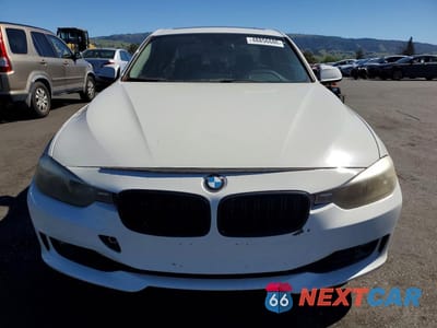 Piąte zdjęcie samochodu w środku: 2013 BMW 328 I VIN:WBA3A5C50DF603741 - miniatura