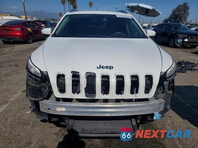 Piąte zdjęcie samochodu w środku: 2017 JEEP CHEROKEE LATITUDE VIN:1C4PJLCB7HW641150 - miniatura