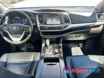 Zdjęcie 9 z 13 samochodu: 2018 TOYOTA HIGHLANDER XLE VIN:5TDJZRFH5JS862429 - miniatura
