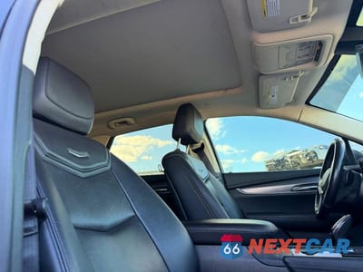 Piąte zdjęcie samochodu w środku: 2019 CADILLAC XT5 LUXURY VIN:1GYKNDRS7KZ252343 - miniatura
