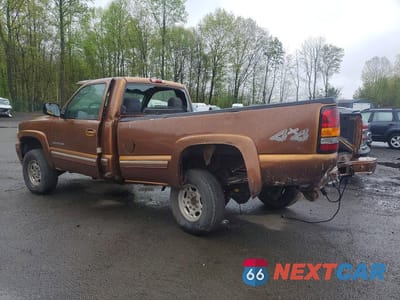 Drugie zdjęcie samochodu z przodu: 2000 CHEVROLET SILVERADO K2500 VIN:1GCGK24U3YE241549 - miniatura