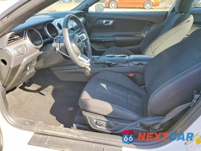 Zdjęcie 7 z 11 samochodu: 2019 FORD MUSTANG VIN:1FA6P8TH4K5124256 - miniatura