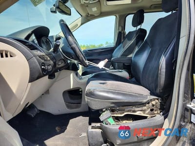 Zdjęcie 7 z 13 samochodu: 2014 CHRYSLER TOWN & COUNTRY VIN:2C4RC1CG1ER250048 - miniatura