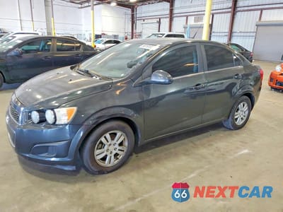 2014 CHEVROLET SONIC LT 1G1JC5SH4E4174190 - główne zdjęcie licytacji z USA - miniatura