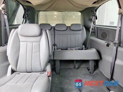 Zdjęcie 10 z 13 samochodu: 2005 DODGE GRAND CARAVAN SXT VIN:2D4GP44L65R203822 - miniatura
