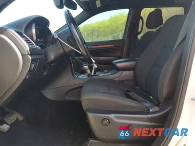 Zdjęcie 7 z 12 samochodu: 2019 JEEP GRAND CHEROKEE LAREDO VIN:1C4RJFAG8KC690794 - miniatura