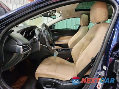 Zdjęcie 7 z 12 samochodu: 2017 JAGUAR XE VIN:SAJAR4BG9HA972795 - miniatura