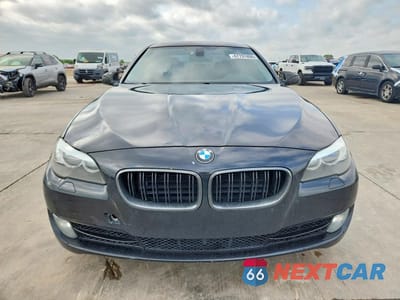 Piąte zdjęcie samochodu w środku: 2011 BMW 550 I VIN:WBAFR9C57BC758217 - miniatura