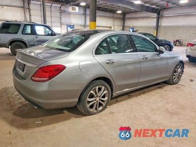 Trzecie zdjęcie samochodu z tyłu: 2016 MERCEDES-BENZ C 300 4MATIC VIN:55SWF4KB0GU109700 - miniatura