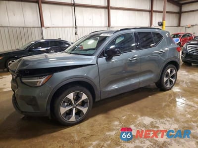 2026 VOLVO XC40 CORE YV4L12UK0T2716467 - główne zdjęcie licytacji z USA - miniatura