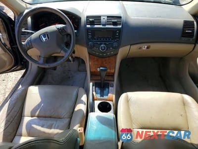 Zdjęcie 8 z 12 samochodu: 2004 HONDA ACCORD EX VIN:1HGCM66564A098508 - miniatura