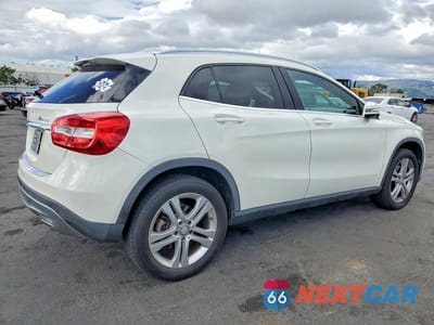 Trzecie zdjęcie samochodu z tyłu: 2017 MERCEDES-BENZ GLA 250 4MATIC VIN:WDCTG4GB0HJ334990 - miniatura
