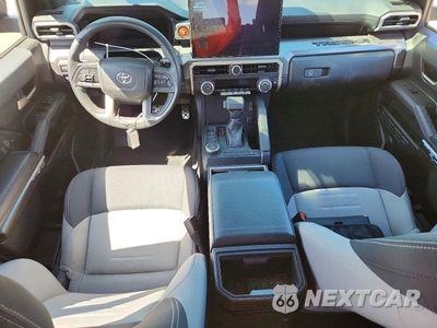 Zdjęcie 8 z 12 samochodu: 2025 TOYOTA TACOMA TRD SPORT VIN:3TMKB5FN1SM035617 - miniatura