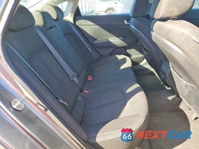 Zdjęcie 10 z 13 samochodu: 2016 KIA OPTIMA LX VIN:5XXGT4L37GG100284 - miniatura