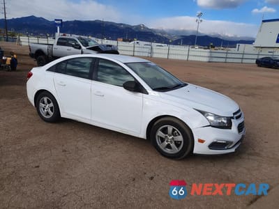 Czwarte zdjęcie samochodu z boku: 2015 CHEVROLET CRUZE LT VIN:1G1PC5SB6F7137406 - miniatura