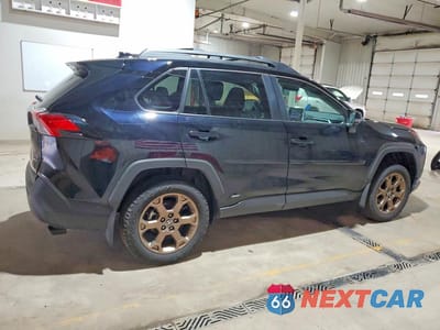 Trzecie zdjęcie samochodu z tyłu: 2025 TOYOTA RAV4 HYBRID WOODLAND EDITION VIN:2T3UWRFV8SW293040 - miniatura