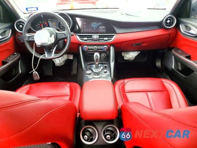 Zdjęcie 8 z 12 samochodu: 2020 ALFA ROMEO GIULIA VIN:ZARFAMAN0L7626738 - miniatura