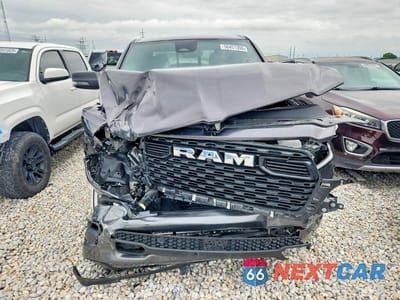 Piąte zdjęcie samochodu w środku: 2025 RAM 1500 BIG HORN VIN:3C6RRFFG5S4152786 - miniatura