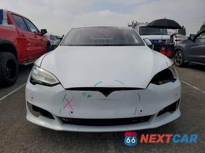 Piąte zdjęcie samochodu w środku: 2016 TESLA MODEL S VIN:5YJSA1E10GF164065 - miniatura
