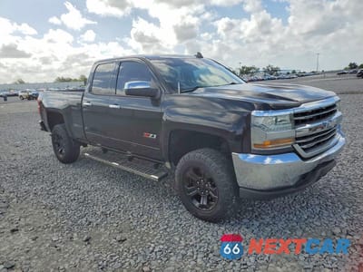 Czwarte zdjęcie samochodu z boku: 2019 CHEVROLET SILVERADO LD K1500 LT VIN:2GCVKPEC6K1101451 - miniatura