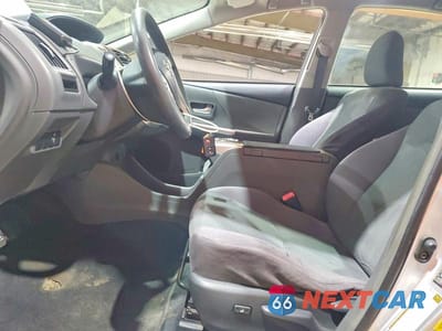 Zdjęcie 7 z 13 samochodu: 2012 TOYOTA PRIUS V TWO VIN:JTDZN3EU5C3166250 - miniatura