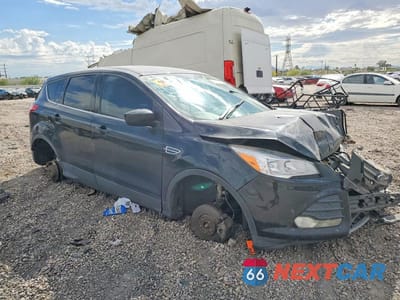 Czwarte zdjęcie samochodu z boku: 2015 FORD ESCAPE SE VIN:1FMCU0G98FUB75177 - miniatura