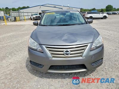 Piąte zdjęcie samochodu w środku: 2015 NISSAN SENTRA S VIN:3N1AB7AP3FY294353 - miniatura
