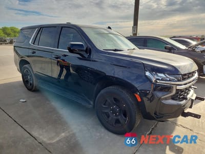 Czwarte zdjęcie samochodu z boku: 2023 CHEVROLET TAHOE C1500 VIN:1GNSCLED5PR493409 - miniatura