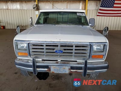 Piąte zdjęcie samochodu w środku: 1986 FORD F250 VIN:1FTHX2518GKA61770 - miniatura