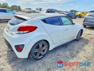 Trzecie zdjęcie samochodu z tyłu: 2015 HYUNDAI VELOSTER TURBO VIN:KMHTC6AE0FU233245 - miniatura