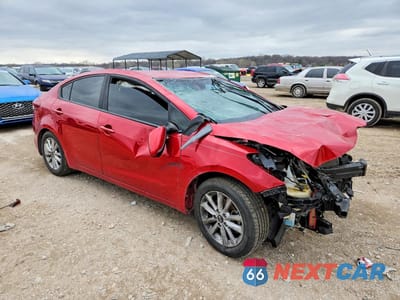 Czwarte zdjęcie samochodu z boku: 2017 KIA FORTE S VIN:3KPFL4A79HE107278 - miniatura