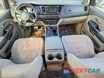 Zdjęcie 8 z 12 samochodu: 2017 KIA SEDONA L VIN:KNDMA5C14H6285617 - miniatura