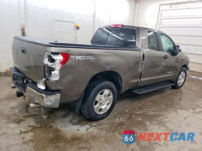 Trzecie zdjęcie samochodu z tyłu: 2008 TOYOTA TUNDRA SR5 VIN:5TBRV54168S479082 - miniatura