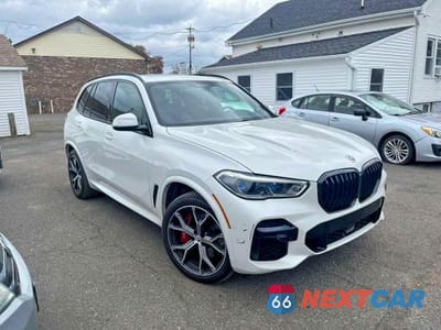 Czwarte zdjęcie samochodu z boku: 2023 BMW X5 M50I VIN:5UXJU4C0XP9P96255 - miniatura