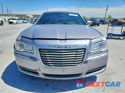 Piąte zdjęcie samochodu w środku: 2014 CHRYSLER 300 VIN:2C3CCARG0EH384928 - miniatura