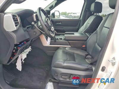 Zdjęcie 7 z 12 samochodu: 2023 TOYOTA SEQUOIA PLATINUM VIN:7SVAAABA1PX012579 - miniatura