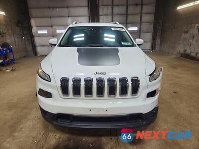 Piąte zdjęcie samochodu w środku: 2015 JEEP CHEROKEE LATITUDE VIN:1C4PJMCB0FW793144 - miniatura