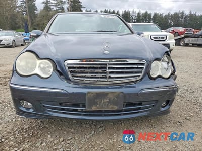 Piąte zdjęcie samochodu w środku: 2005 MERCEDES-BENZ C 320 4MATIC VIN:WDBRF84J85F665254 - miniatura