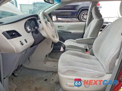Zdjęcie 7 z 14 samochodu: 2011 TOYOTA SIENNA LE 8-PASSENGER VIN:5TDKK3DCXBS131493 - miniatura