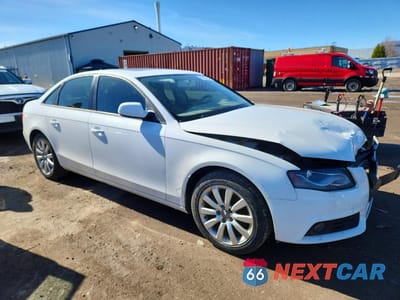 Czwarte zdjęcie samochodu z boku: 2012 AUDI A4 PREMIUM VIN:WAUBFCFL8CA105505 - miniatura