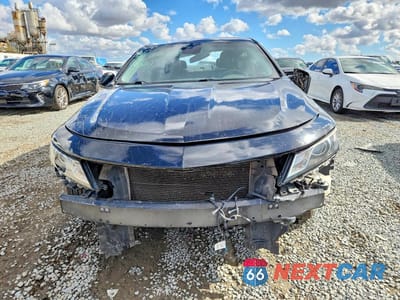 Piąte zdjęcie samochodu w środku: 2018 CHEVROLET IMPALA LT VIN:2G1105S32J9142634 - miniatura
