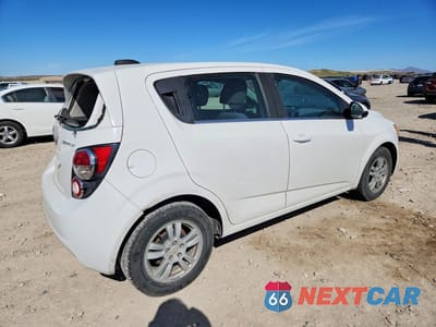 Trzecie zdjęcie samochodu z tyłu: 2016 CHEVROLET SONIC LT VIN:1G1JC6SH4G4104455 - miniatura