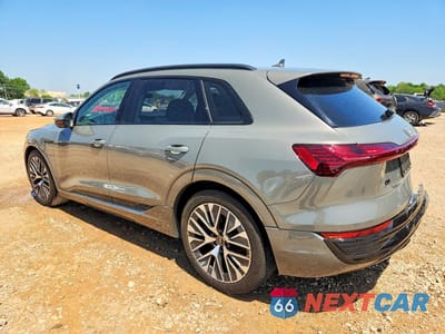 Drugie zdjęcie samochodu z przodu: 2024 AUDI Q8 E-TRON PREMIUM PLUS VIN:WA15AAGE2RB050596 - miniatura