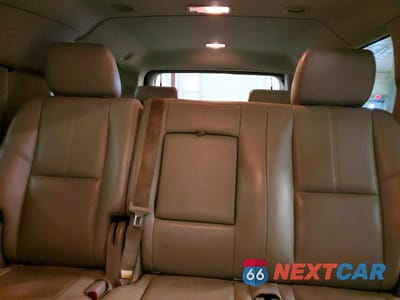 Zdjęcie 10 z 13 samochodu: 2012 CHEVROLET SUBURBAN K1500 LT VIN:1GNSKJE71CR180899 - miniatura
