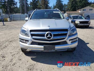 Piąte zdjęcie samochodu w środku: 2016 MERCEDES-BENZ GL 450 4MATIC VIN:4JGDF6EE5GA681022 - miniatura