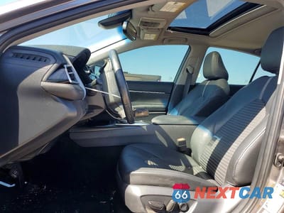 Zdjęcie 7 z 13 samochodu: 2018 TOYOTA CAMRY SE VIN:4T1B11HK3JU038832 - miniatura
