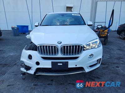 Piąte zdjęcie samochodu w środku: 2017 BMW X5 XDRIVE35I VIN:5UXKR0C33H0X77710 - miniatura