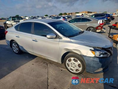 Czwarte zdjęcie samochodu z boku: 2017 NISSAN SENTRA S VIN:3N1AB7AP8HY324076 - miniatura