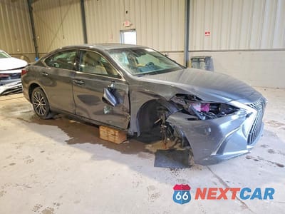 Czwarte zdjęcie samochodu z boku: 2024 LEXUS ES 300H BASE VIN:58ADA1C12RU054242 - miniatura